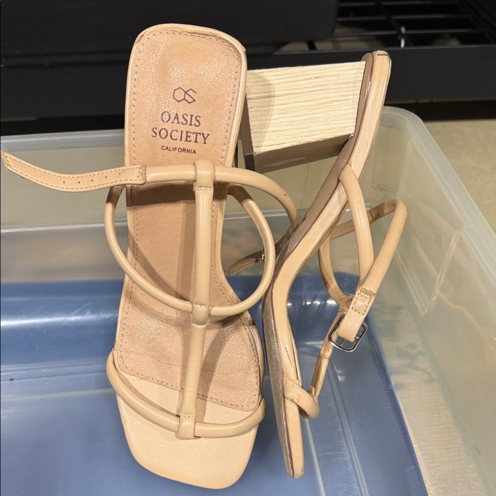 Oasis Society Beige Strappy Heels